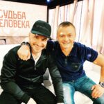 Pyotr Buslov Instagram – У моего Друга, моего Близкого, замечательного Актёра @vladimirsychev сегодня День Рождения!!! Юбилей 50!!! Поздравляю Брат!!!🎥❤️♊️🥁🎭🌞А дождик, так это к прибыли😎🎥🎞📺