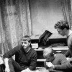 Pyotr Buslov Instagram - Архив.🎥2001 год.🎞Декабрь.🎬г.Коломна. сцена номер 73 «На хате»📺 #архив #кино🎬 #вгик #съемки #съемкифильма #петрбуслов #бумер #беха #е38 #bimmer #режиссер #девяностые #action #motor #director #фильмы #cinema #снимаюКино #профессияРежиссер #всемдобра🙏