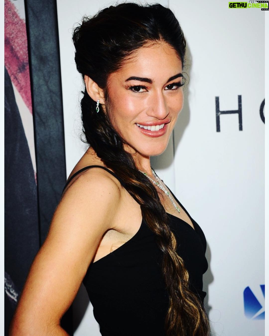 Q'orianka Kilcher - 1.5K Likes - “Kindness is a form of intelligence” @nayyirah.waheed ✨🙏🏼😊🙌🏼 @grantrobertsfit Thank you so much for changing my life 🏋️♀️ #workhardplayhard #motivation #hostiles