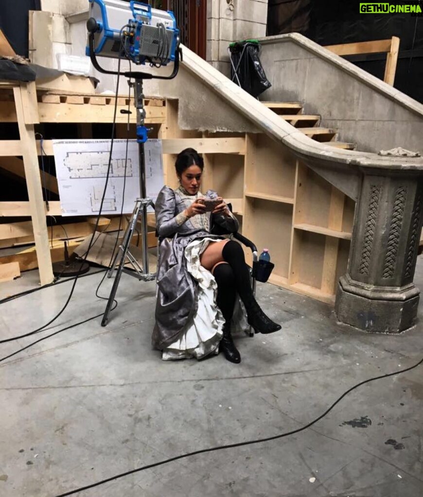 Q'orianka Kilcher Instagram - Mary Palmer on set of #thealienist 😂😊 Had such an amazing time filming in Budapest!! (Summertime was scorching hot especially wearing a corset and layers)😂 Hope to be back soon!!! #thealienist #budapest @thealienisttnt @paramounttv #marypalmer #grateful