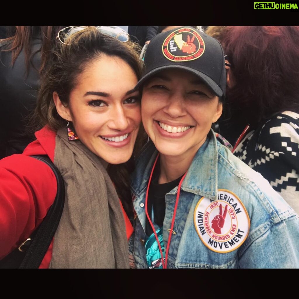 Q'orianka Kilcher Instagram - Happy #internationalwomensday #2018 Lets continue to thrive and lift each other up!!! 🙏🏼🙌🏼🖤 "I raise up my voice-not so I can shout but so that those without a voice can be heard...we cannot succeed when half of us are held back." - - Malala Yousafzai @irenebedard #thenewworld #motherdaughter