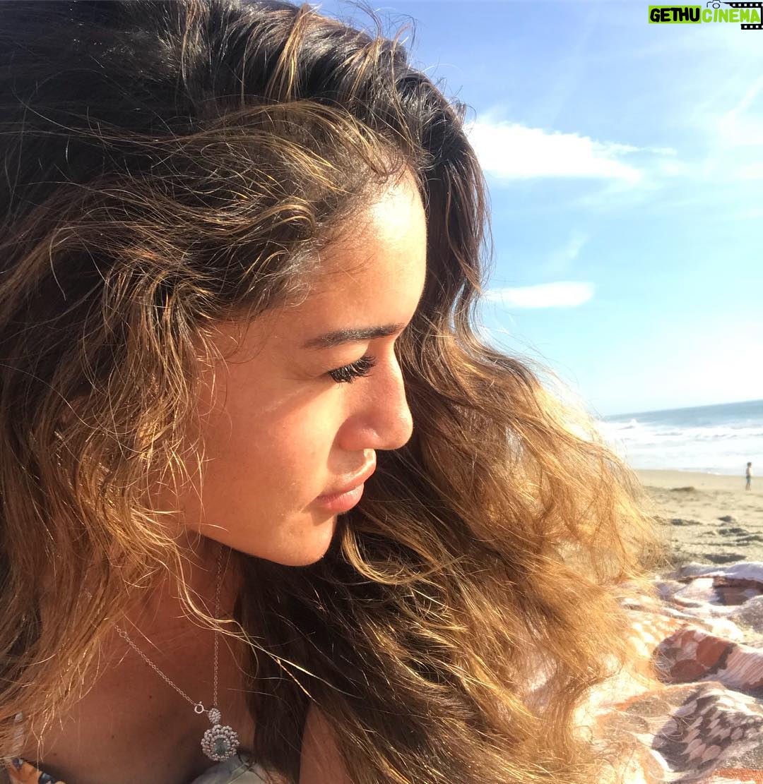 Q'orianka Kilcher - 1.6K Likes - “Like the ocean life goes up and down” 🌊