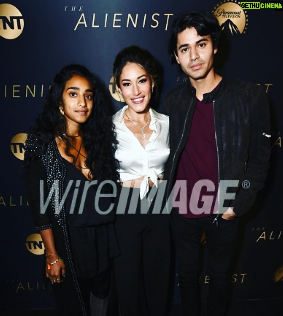 Q'orianka Kilcher Instagram - 🖤🙏🏼 The Alienist premiere @thealienisttnt @tntdrama special thanks to my amazing glam team made up of one incredible superwoman @mmohr.makeup ♥️