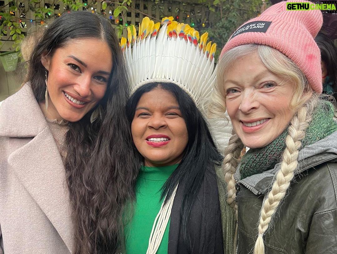 Q'orianka Kilcher - 2.1K Likes - In honor of #internationalwomensday 🙌🏽✊🏽🇵🇪🇧🇷🇧🇴 I was too busy spending time with my sisters yesterday to post, so I’m a day late ☺️ but every day is a day to celebrate these amazing, strong and resilient women!🫶🏽 “Here’s to strong women: May we know them. May we be them. May we raise them.”