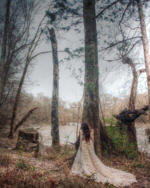 Q'orianka Kilcher Instagram - “The earth has music for those who listen” William Shakespeare 
Thank you to the amazing artist and photographer @davidpaulart for this shoot! 📷🖤 #natur #trees #photoshoot #bliss #williamshakespeare