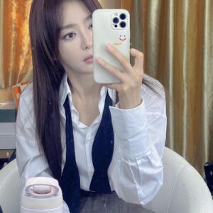 Qin Lan Instagram - 可以缓冲一下下🉑