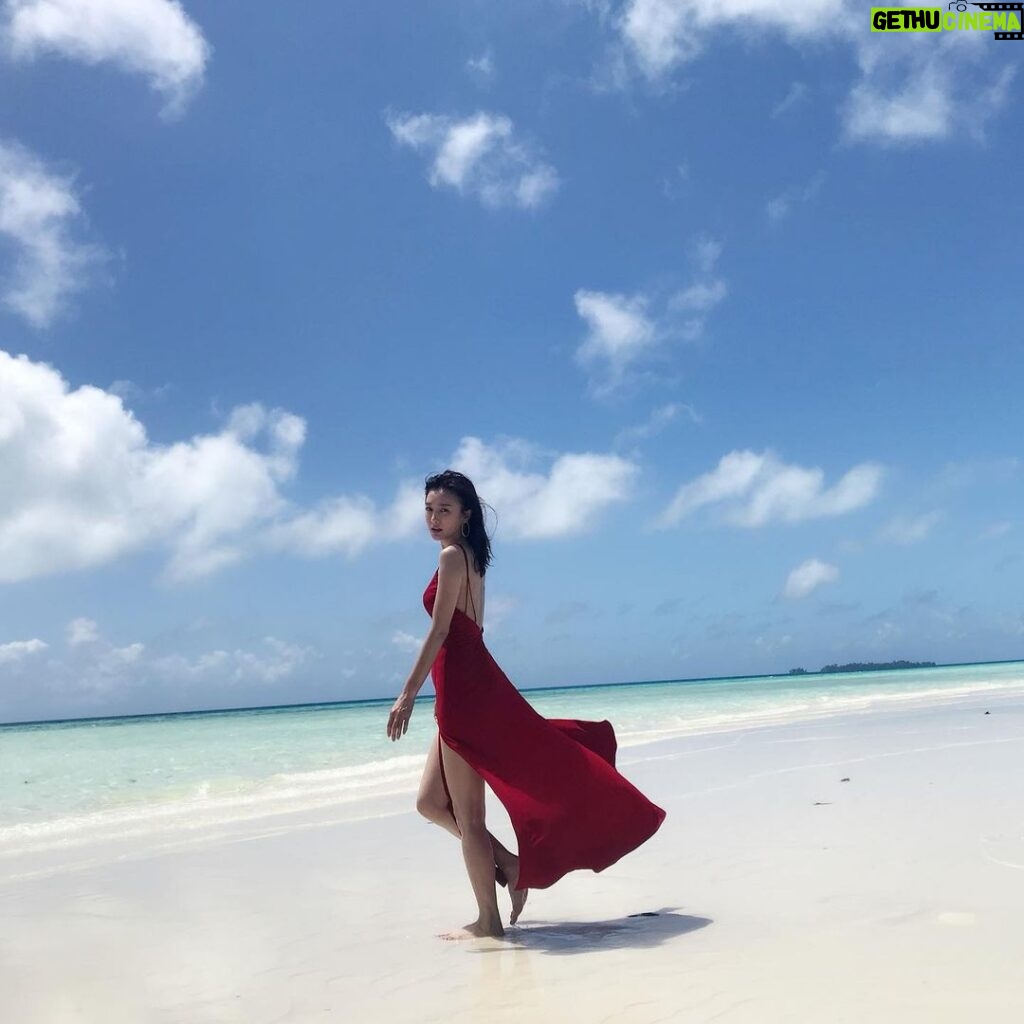Qin Lan Instagram - 怀念 旅行 的海❤️🌹
