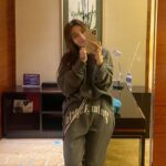 Qin Lan Instagram - 收工✌️耶