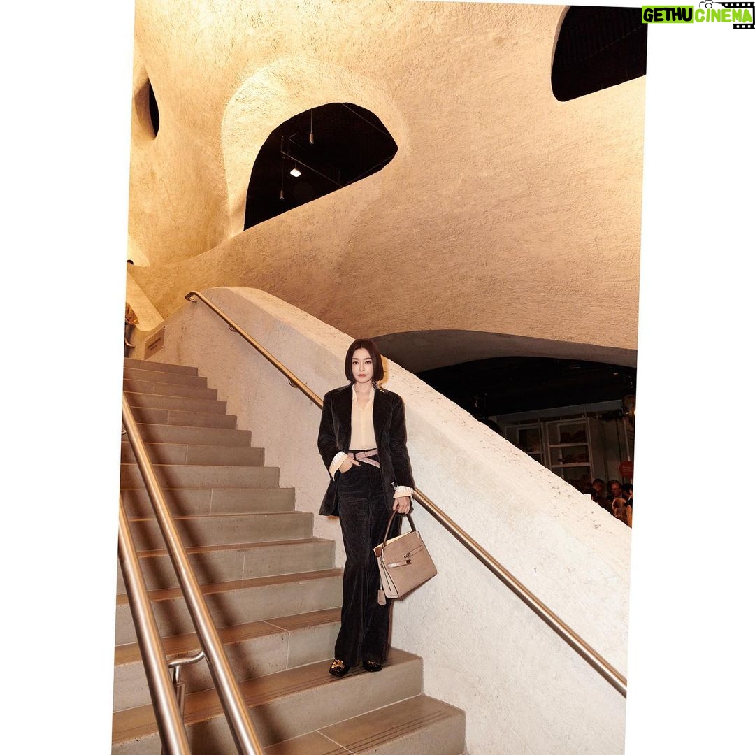 Qin Lan Instagram - 与老朋友又见面了。@toryburch, #ToryBurch , #ToryBurchSS24