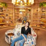 Qin Lan Instagram - 来了一趟云上旅行☁️ 还见到了许多老朋友～ @toryburch #ToryBurch #ToryBurchSingapore #tmonogram