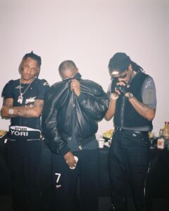 Quavo Instagram - Bac on that 4 the paper ⚠️🤝🏾 HIMOTHY!!