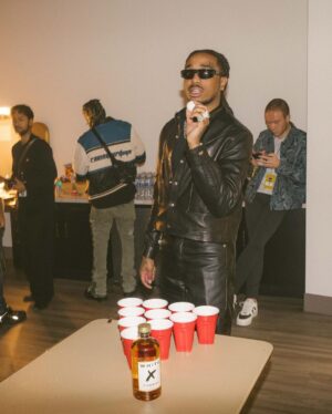 Quavo Instagram - Light hittin off the ice when im drinkin WHITE X