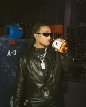 Quavo Instagram - Light hittin off the ice when im drinkin WHITE X