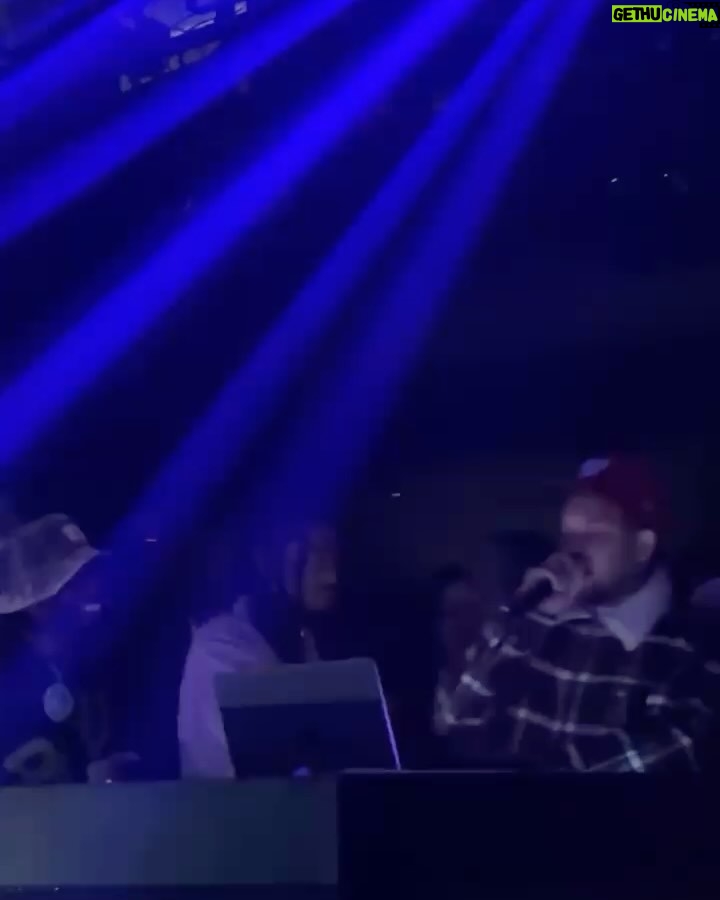 Quavo Instagram - Let me get my shit together i gotta juug to catch 🚀