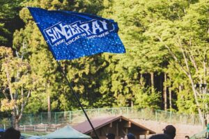 RAY Instagram - 埼玉秩父 みど村レゲエ祭

山奥の青空の下、サウンドシステム爆音はやっぱり最高でした💥
VYBZ BANK、みど村スタッフの皆さん
遊びに来てくれた全員に感謝す🙏
@ken_t_vybzbank 
@bantou_vybzbank 
@midomura_reggaesai.saitama 

photo by @katapan0930 
#SINGER_RAY
#みど村レゲエ祭
#REGGAE