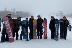 RAY Instagram - 長野県白馬 BRAND NEW MOUNTAIN🏔 スノーボードして美味い飯食ってライブして🏂🥓🎤 雪国を堪能させてもらった1日☃️ 白馬のみんな本当にありがとうございました🙏 #SINGER_RAY #RUEED #白馬 photo by @rick.photo