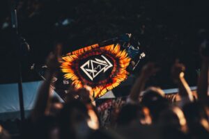 RAY Instagram - 平安レゲエフェスティバル⛩
久しぶりの京都でのLIVE

平安神宮の目の前ってゆう最高なロケーションで
お客さんも元気でめちゃくちゃ楽しいLIVEでした🙏
あとPETERさんのDON'T GIVE UP歌う前のMCで泣きそうなりました。。

呼んでくれたサペさん、BUSH HANTERに感謝です！
来年もあることを願ってます🙏
@bhm_sape 
#SINGER_RAY
#BUSHHANTER
#平安神宮

photo by @junya_thirdeye