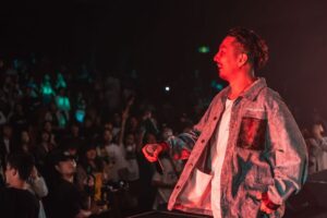 RAY Instagram - 尼崎レゲエ祭VIBES2023

THUNDER @thunder_reggae 
筆頭に尼崎の仲間が仕掛けたBIG THING🔥
呼んでもらえてほんまに嬉しかったし
めーーちゃくちゃおもろかった！
REGGAEの力を改めて感じた
尼爆クルーに感謝🙏
来てくれたらみんなもありがとね🙌

photo by @10mgpkg @sturm.gewehr_
Costume provided by @leflah_official 

#SINGER_RAY #THUNDER #EMPEROR SOUND #REGGAE #レゲエ #尼崎 #尼爆 #LEFLAH