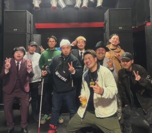 RAY Instagram - 愛媛 お笑い❌REGGAE
BOSTON BEACH2周年　PARTY at BIBROS

芸人さんはほんまにリスペクトしてます👏
めちゃくちゃ笑かせてもらいました
呼んでくれたYU-Gに感謝🙏愛媛また来ます😁
#SINGER_RAY #REGGAE
#レゲエ #もも #漫才
#LEFLAH