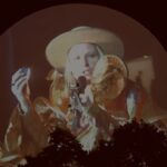 Róisín Murphy Instagram - #ANDITHINKYOU’VEALWAYSKNOWNIHAVEFEELINGSFORYOUTHATBURNBUTYOUJUSTWON’TGOTHEREWITHMEANDACCECPTSOMESORTOFRESPONSIBILTY Yesterday at @bluedotfestival 🔵📡💙 #roisinmurphy #roisinmurphylive #youknew #bluedotfestival #jodrellbank #hitparade #unputdownable