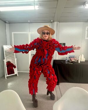 Róisín Murphy Instagram - Fascinating! Intoxicating! Illuminating! My trip to South America has been just wonderful!! Thank you to all the lovely people who came to see my show, I’m incredibly touched by the warmth we received🔥 Until the next time! Gracias & Obrigada ❤️🇧🇷🇦🇷🇨🇱

#roisinmurphy #roisinmurphylive #southamericatour #festival #primaverasound