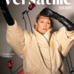 Róisín Murphy Instagram – É tempo de Róisín Murphy (@roisinmurphyofficial ): a cantora irlandesa nunca quis encaixar-se na logística comercial nem se adaptar ao que estavam todos fazendo. Mesmo assim, construiu sua carreira de forma única, conquistando o público por meio de sua essência, criatividade e, claro, suas músicas.
No dia em que a artista desembarca em São Paulo para duas apresentações, também revelamos a capa da edição que celebra 23 anos de Versatille, de número 132. Para complementar a singularidade de Róisín, a artista brasileira Marcela Scheid (@marcelascheid ) assina a intervenção artística da capa. 

It’s time for Róisín Murphy: the irish singer never wanted to fit in the commercial music scene and to adapt to what everyone was producing. Even so, she built her career in a unique way, conquering the audience through her essence, creativity and, of course, her songs. On the day she is arriving in São Paulo for two presentations, we reveal the cover that celebrate 23 years of Versatille, number 132. To complete Róisín’s singularity, the brazilian artist Marcela Scheid is the autor behind the artistic intervention featured on the cover.

Texto: Giulianna Iodice ( @giuliannaiodice)
Direção criativa e edição de moda: Lucio Fonseca ( @ludafonseca )
Fotos: Nicolas Wagner ( @nicolaswagnerphoto)
Assistente de foto: Andy Davies 
Produção executiva: LF Office Paris 
Produção: Kun Maestre 
Beleza: Louise Maxwell ( @louisemaxwellibiza )
Unhas: Keely Cooper ( @figbeautyibiza)
Studio: Fuse Ibiza (@fusestudioibiza)