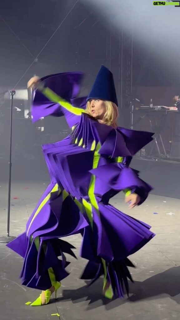 Róisín Murphy Instagram - Get more BANG from your RAMALAMA!! UK tour starts soooooooon… Only a few tickets left. Link to buy in bio 🎟️💨 with support from @crazypmusic too! 😎❤️ 03 Feb - Dublin (SOLD OUT) 04 Feb - Dublin (SOLD OUT) 08 Feb - Leeds (LAST TICKETS) 10 Feb - Wolverhampton (LAST TICKETS) 11 Feb - Bristol (LAST TICKETS) 13 Feb - Glasgow (LAST TICKETS) 14 Feb - Newcastle (LAST TICKETS) 17 Feb - London (SOLD OUT) #roisinmurphy #roisinmurphylive #hitparadetour #crazyp