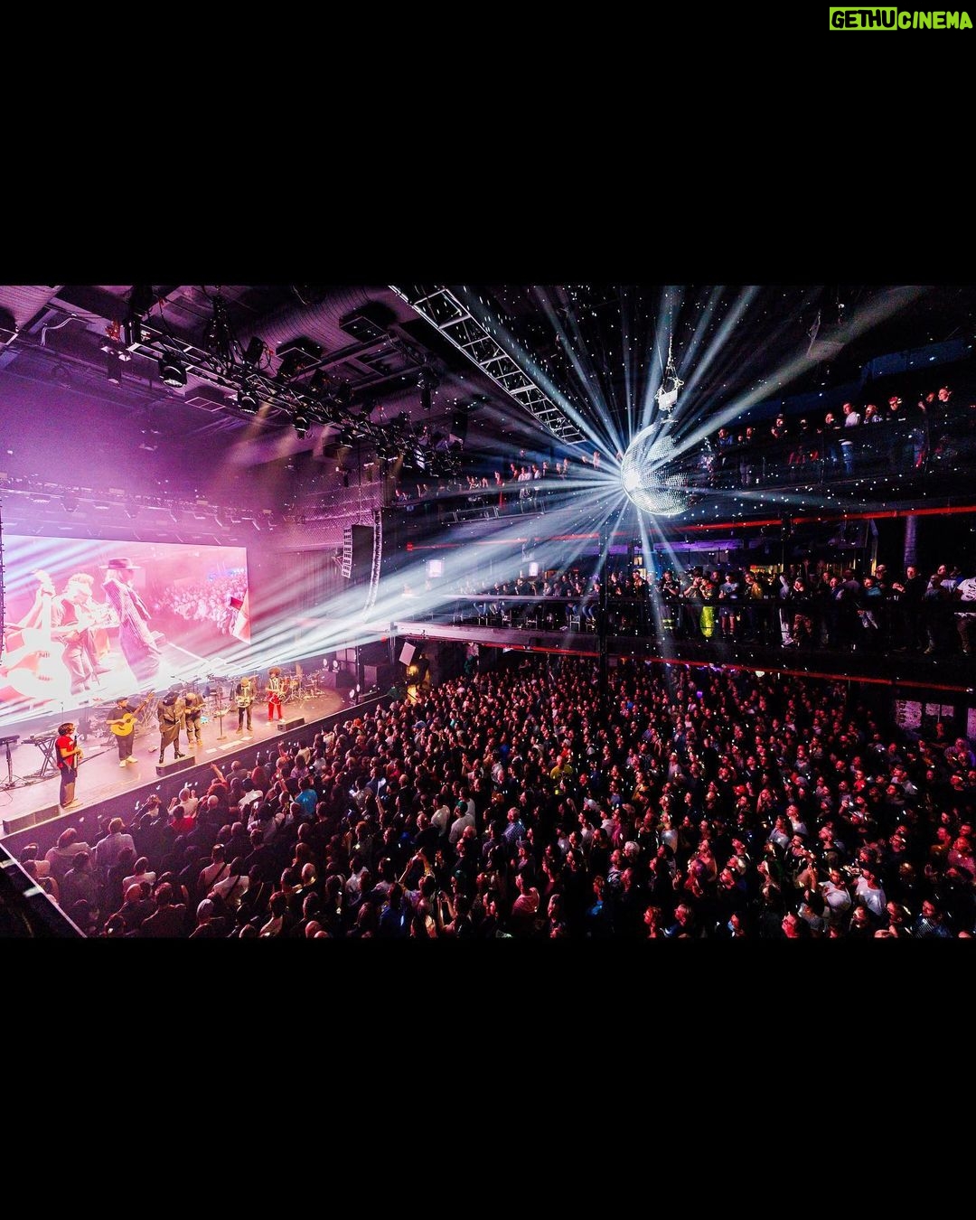 Róisín Murphy Instagram - Incredible images shot by @bojanhohnjec at my NYC show last Wednesday @terminal5nyc 🌀Tonight a sold out show at @thewiltern LA!! 🖤 #roisinmurphy #roisinmurphylive #hitparade #hitparadetour #terminal5 #terminal5nyc #roisinmurphytour