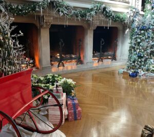RJ Mitte Instagram - Beautiful day out at the @biltmoreestate  with my favorite people!! Happy holidays everyone!!