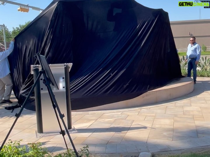 RJ Mitte - 8.5K Likes - Such a beautiful day to unveil this amazing piece of art made by the talented @adanparedes11 what an honor it is to be able to bring his creation to Brownsville in the new Buena Vida arts & cultural park inside the @mitteculturaldistrict Thank you to the community for making it all possible!