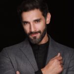Raúl Coronado Instagram - Lunes de buena vibra !! #sonrie #actor #mexico #latino #smile #happy #photo #foto #shooting #sesion #actorlife #men #model #😎 #peaceandlove #latinvasion #latinpower #monday #funday #mondayfunday