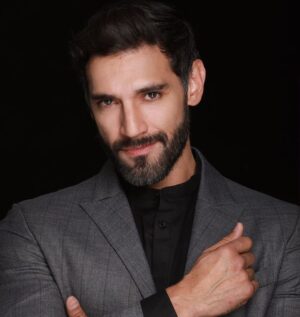 Raúl Coronado Instagram - Lunes de buena vibra !! #sonrie #actor #mexico #latino #smile #happy #photo #foto #shooting #sesion #actorlife #men #model #😎 #peaceandlove #latinvasion #latinpower #monday #funday #mondayfunday