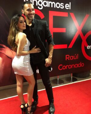 Raúl Coronado Instagram - ✨Mi cumpleañero…!!! Que la vida nos siga llenando de bendiciones siempre!! Te amo!!!! @raulcoronado 💖💖💖
*
*
*
#birthdayboy #cumpleañero #couple #family #love