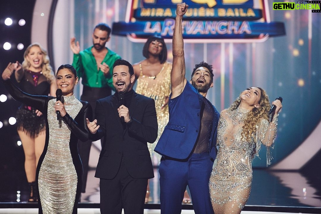 Raúl Coronado Instagram - Raúl Coronado es el ganador de la noche, obteniendo inmunidad para el siguiente domingo 🤩 Llegó para darlo todo en el escenario de #MiraQuiénBailaMX la revancha 🕺🏼🎶