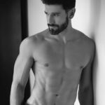 Raúl Coronado Instagram - Listo para gozar !! 😎😎. . #actor #saturdaymood #men happy #focus #ready #photo #shooting #smile #😎 #⭐ #tatoo #mexico #latino #sabado