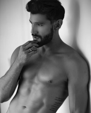 Raúl Coronado Instagram - Focus !! 😎  #shooting #actor #smile #goodvibes #mexico  #men #photo #😎 #positivevibes  #health #focus  @pavelantonfoto