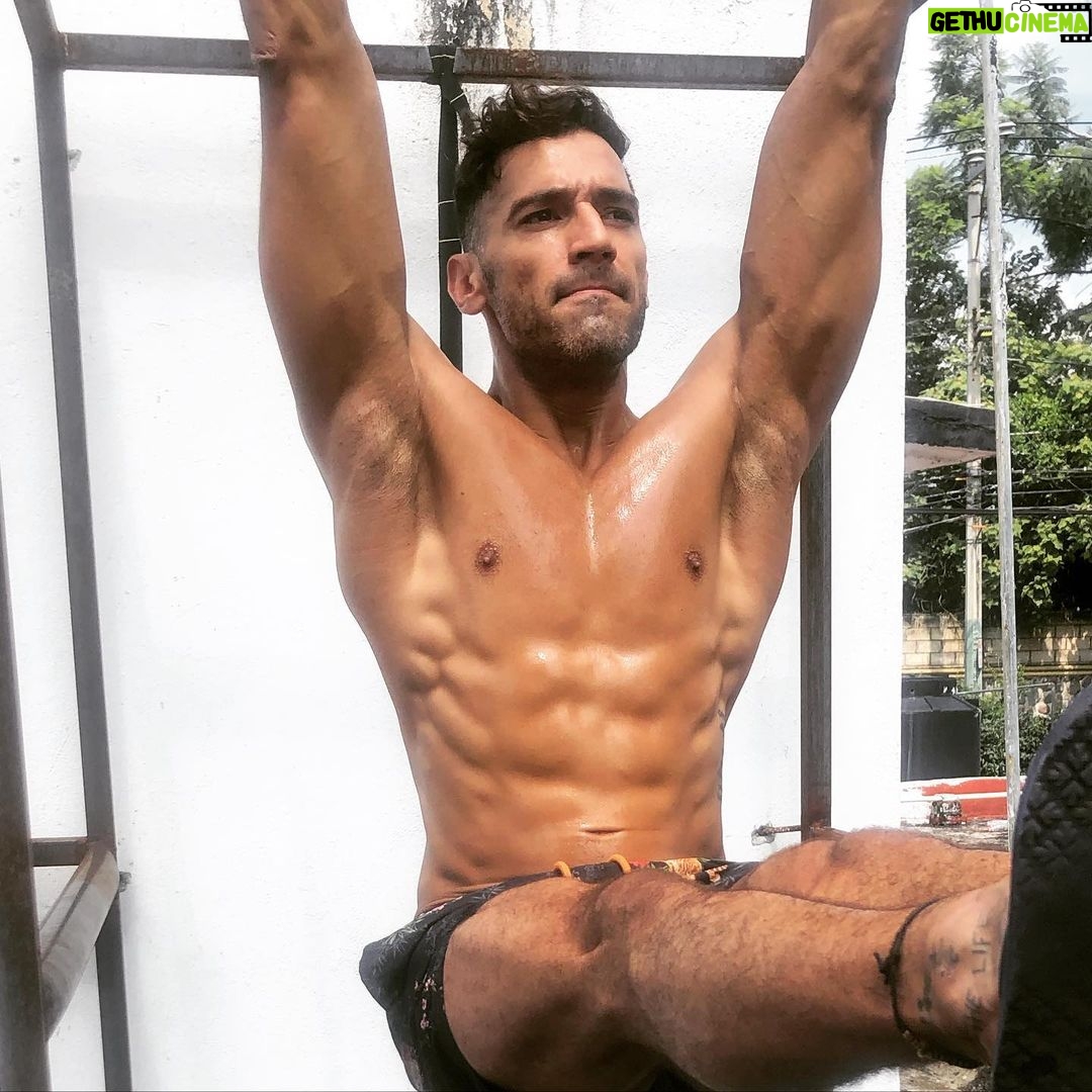 Raúl Coronado - 10.5K Likes - 😎😎😎😎