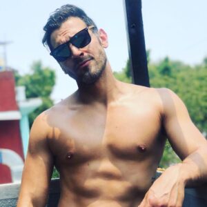 Raúl Coronado Instagram - Excelente inicio de semana !! #actor #smile #acagozando #peace #sun #photography  #😘😘