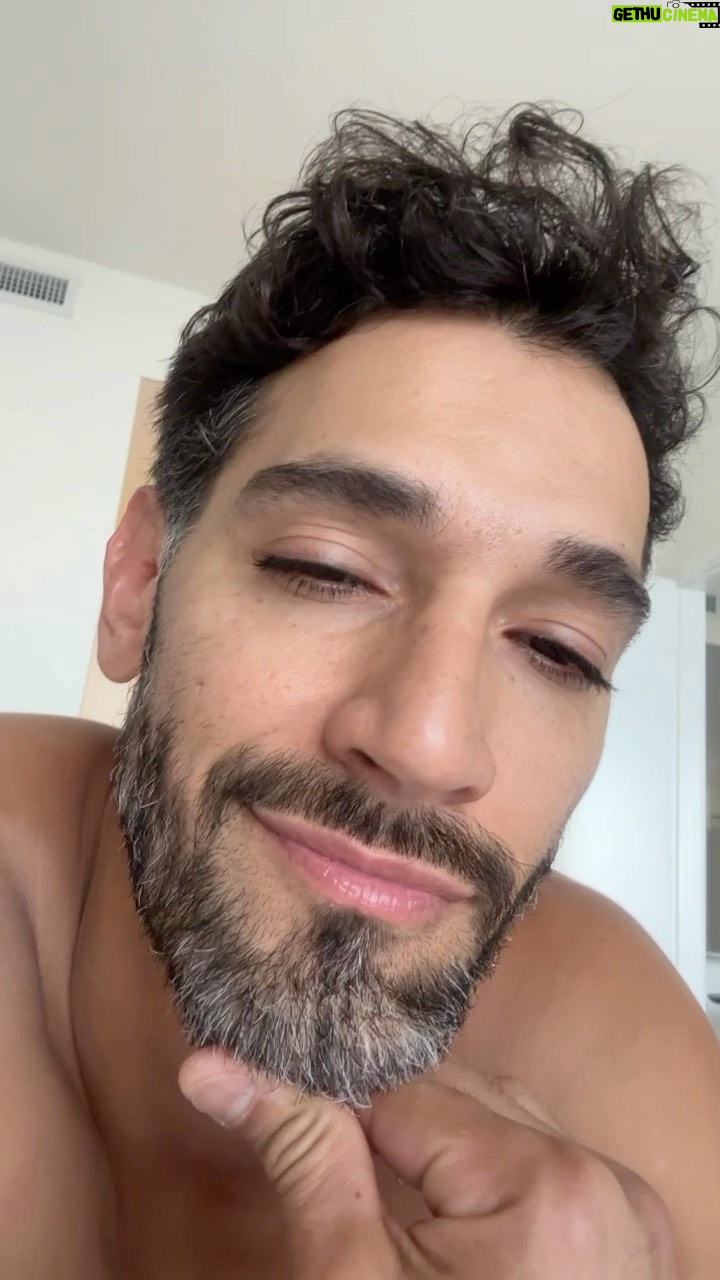RaΓΊl Coronado Instagram - Feliz viernes !!!! πππ #actor #miami #mexico #miraquienbailalarevancha