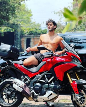 Raúl Coronado Instagram - Ready !!!!!! #goodvibes  #friday