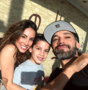 Raúl Coronado Instagram - ✨Golden hour y unos guapos!!😍❤️ @raulcoronado 
*
*
*
#family #familytime #familygoals #goldenhour #familia #love #amor #puroamor #buenavibra #bendiciones