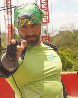 Raúl Coronado Instagram - Nos vemos el lunes @micanalcinco  @reto4mx  #vengaperros #retomx #actores #equipoverde💚