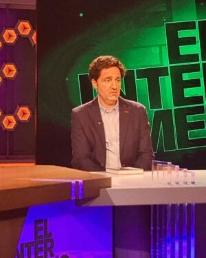 Raúl Pérez Instagram - Felipe Juan Froilán de todos los Santos etc etc…esta noche en @elintermedio 
Caracterización bien real de @sanchezfernandezelisabeth 👑❤️