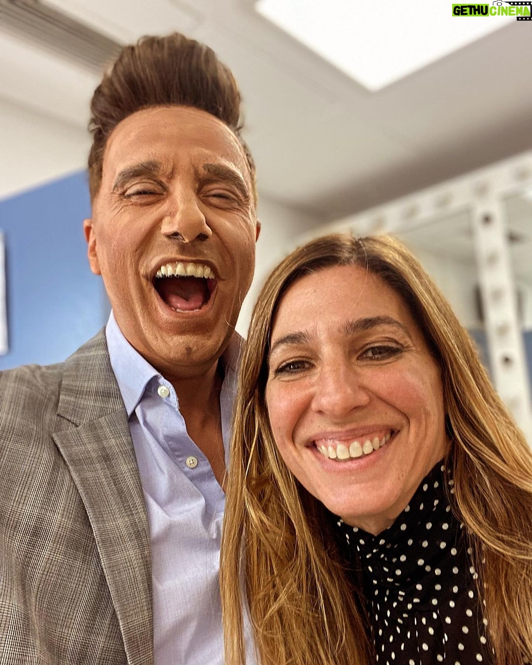 Raúl Pérez Instagram - Esta noche mucho @joaquinarte (también conocido como el del medio de Los Morancos) en @elintermedio Y la caracterización DE CATEGORÍA SUPERIOR que se ha currado @sanchezfernandezelisabeth ¡¡Oleee!!👏🏻👏🏻👏🏻👏🏻👏🏻