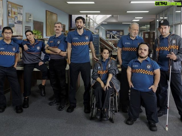 Raúl Pérez Instagram - Gracias @santikorovsky por crear esta maravilla de serie. Me haces tanto bien…👏🏻👏🏻👏🏻👏🏻👏🏻🙌🏻🙌🏻 #DivisiónPalermo @netflixes