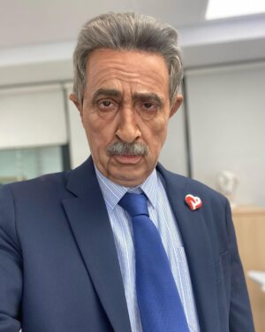 Raúl Pérez Instagram - Qué bien acostumbrado me tiene @sanchezfernandezelisabeth con sus caracterizaciones. Espectacular  @revillamiguela para @elintermedio
 🎶”Dame la mano morenucaaaaa”🎶