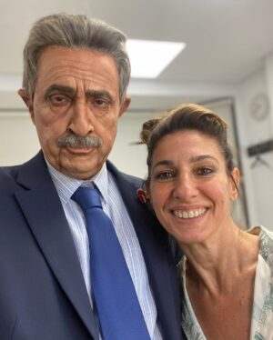 Raúl Pérez Instagram - Qué bien acostumbrado me tiene @sanchezfernandezelisabeth con sus caracterizaciones. Espectacular  @revillamiguela para @elintermedio
 🎶”Dame la mano morenucaaaaa”🎶
