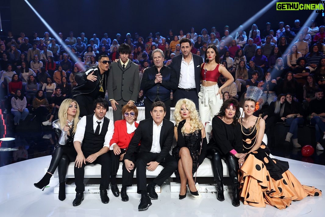Raúl Pérez Instagram - Volver a @tucaramesuena es siempre un regalo, y tener amigos como @agustinjimenez también. ¡¡Gracias @gestmusic @tinet_rubira y equipazo!!❤️❤️ ¿La actuación? A ver, hicimos llorar al 99% de los presentes, algo haríamos bien… #doshombresyundestino @sergiodalmaoficial @davibusta (Fotacas de 12 del gran @joseirun_fotografia)