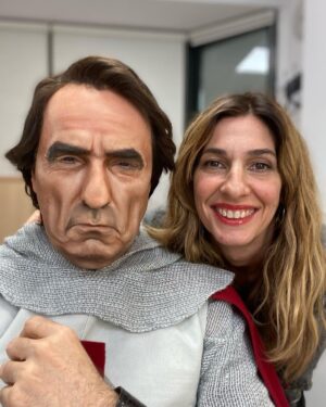 Raúl Pérez Instagram - Esta noche he sido poseído por José María Aznar en @elintermedio Y ojo al video porque tiene un parecido más que razonable con un periodista…
Caracterización de categoría a cargo de @sanchezfernandezelisabeth