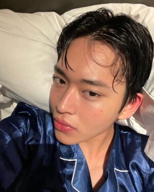 Rabin Angeles Instagram - Random selfies, the day i loved you ep6 out now! On regal entertainment’s yt channel💙💛